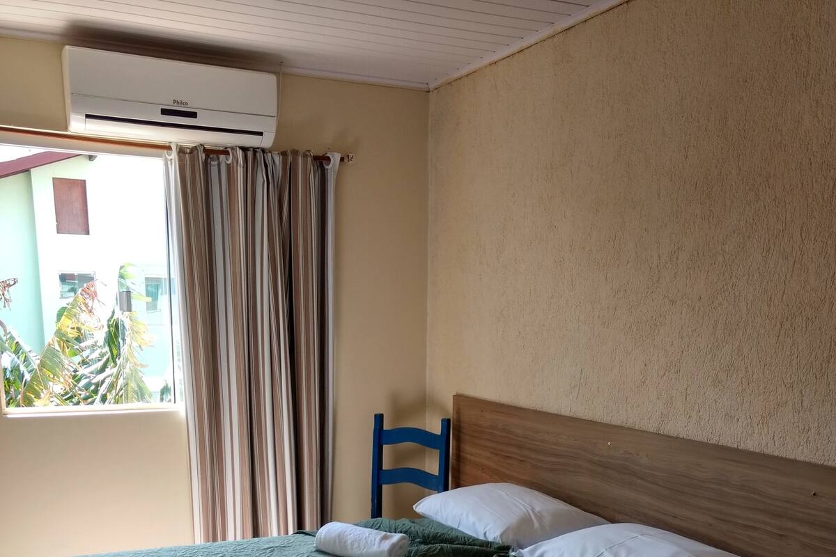 Departamento estándar, 1 habitación, vista al patio | Cortinas blackout, tabla de planchar con plancha y wifi gratis 