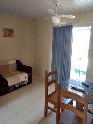 Standard Apartment, 1 Bedroom, Courtyard View | Living area - Recanto do Sul (Florianópolis)