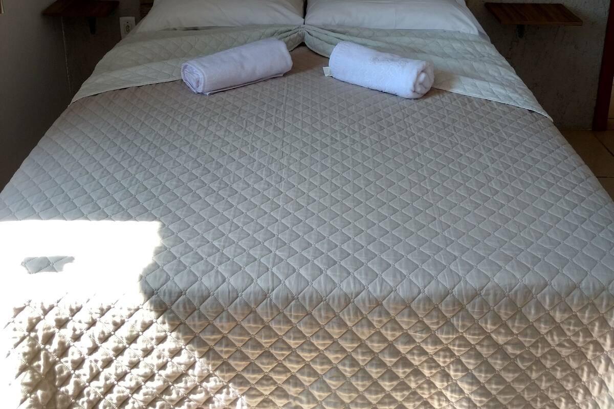 Deluxe Apartment, 1 Bedroom, Kitchen, Ground Floor | Blackout drapes, iron/ironing board, free WiFi, bed sheets