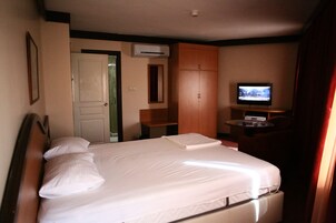 Standard Double Room | Living area | LED TV