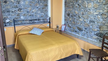 Chambre Double, vue mer | Minibar, bureau, lits pliants/supplémentaires, Wi-Fi gratuit