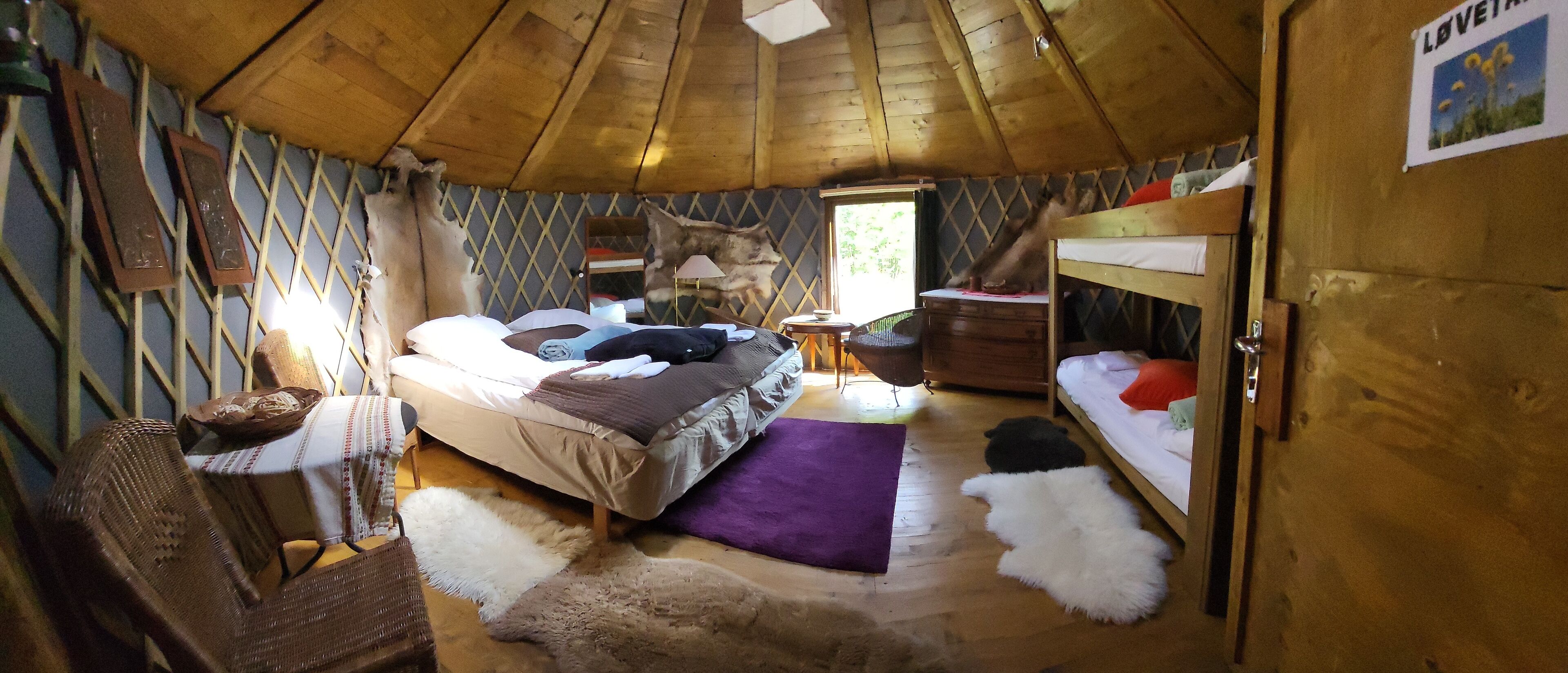 Private yurt | Barnesenger, wi-fi (inkludert) og sengetøy