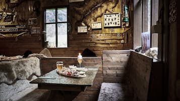 Coffee shop