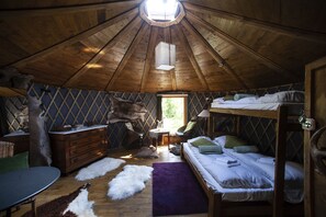 Private yurt | Cunas, wifi gratis y ropa de cama 