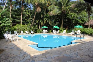 Outdoor pool - Pousada Canto Verde (São Sebastião)