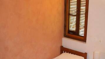 Minibar, desk, free WiFi