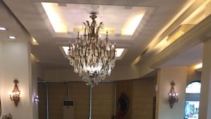 Hallway - Royal Garden Hotel (Beirut)