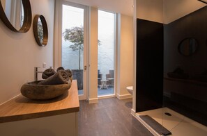 Flat-screen TV - B&B The Butcher's Wife (Bruges)