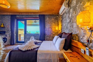 Suite estudio de luna de miel, 1 habitación, alberca privada, vista al mar | Insonorización, tabla de planchar con plancha y wifi gratis 