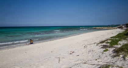 Yellow Canary Beach Villa