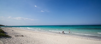 Yellow Canary Beach Villa