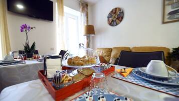 Free daily continental breakfast