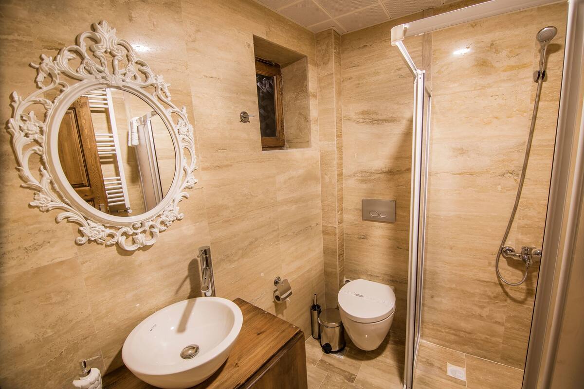 double room | desk, soundproofing, iron/ironing board, free cots/infant beds