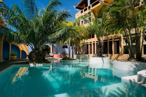 5 outdoor pools, pool umbrellas, pool loungers