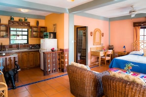 Villa Lune de Miel, 1 très grand lit, piscine privée, vue mer (Turtleback Pavillion) | 1 chambre, décoration personnalisée, ameublement personnalisé, bureau