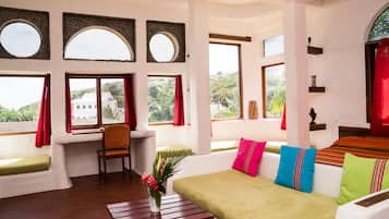 Luxury Penthouse, 4 Bedrooms, Pool Access, Sea Facing (Del Cielo) | 1 bedroom, individually decorated, individually furnished, desk