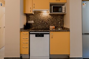 Apartment, 1 Bedroom | Private kitchen