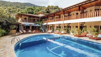 Outdoor pool, pool loungers