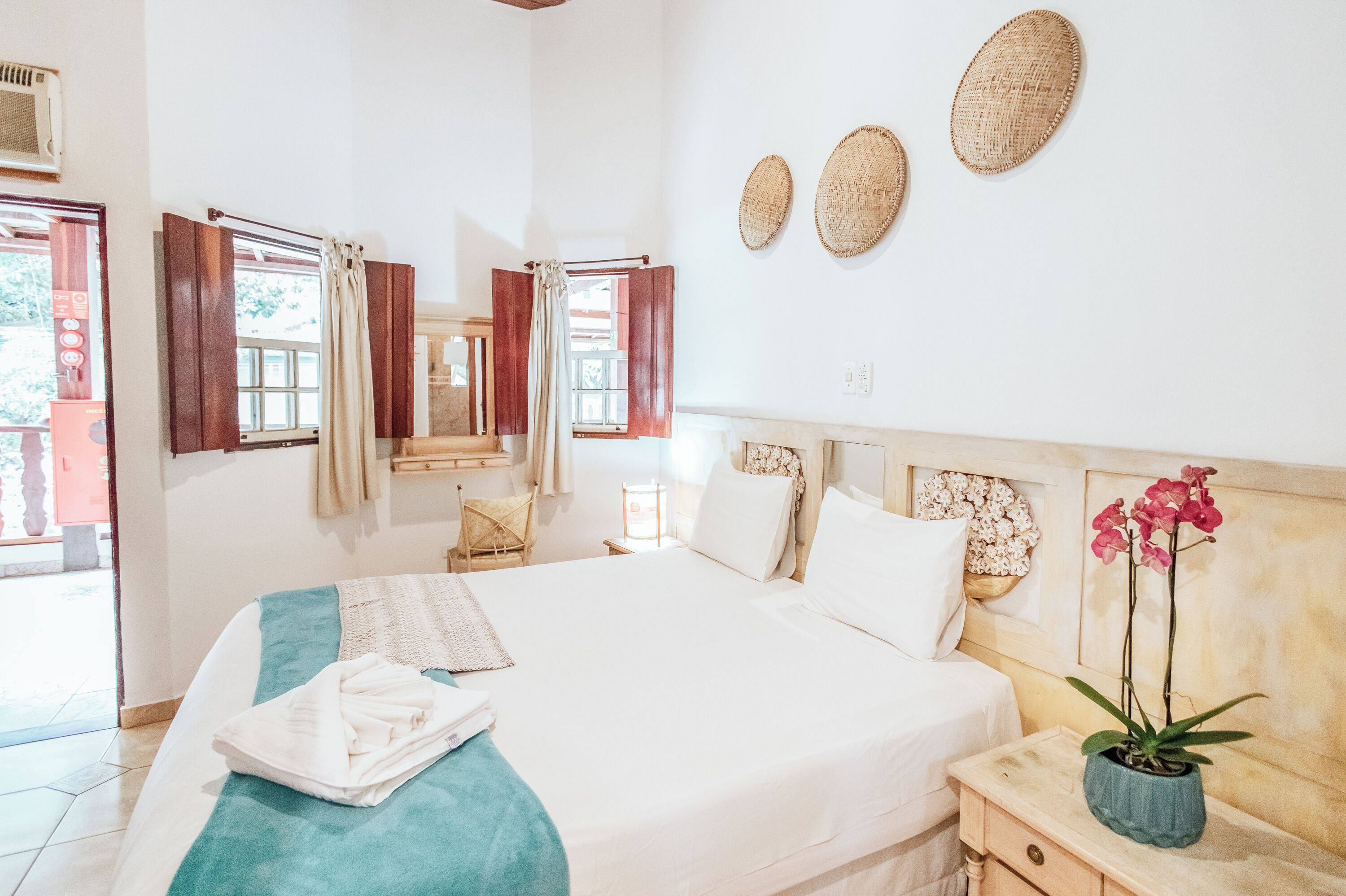 deluxe room | 1 bedroom, minibar, travel cot, free wifi