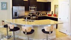 Villa, 6 camere da letto, piscina privata | Cucina privata | Macchina per tè/caffè, frigorifero con congelatore, microonde, forno