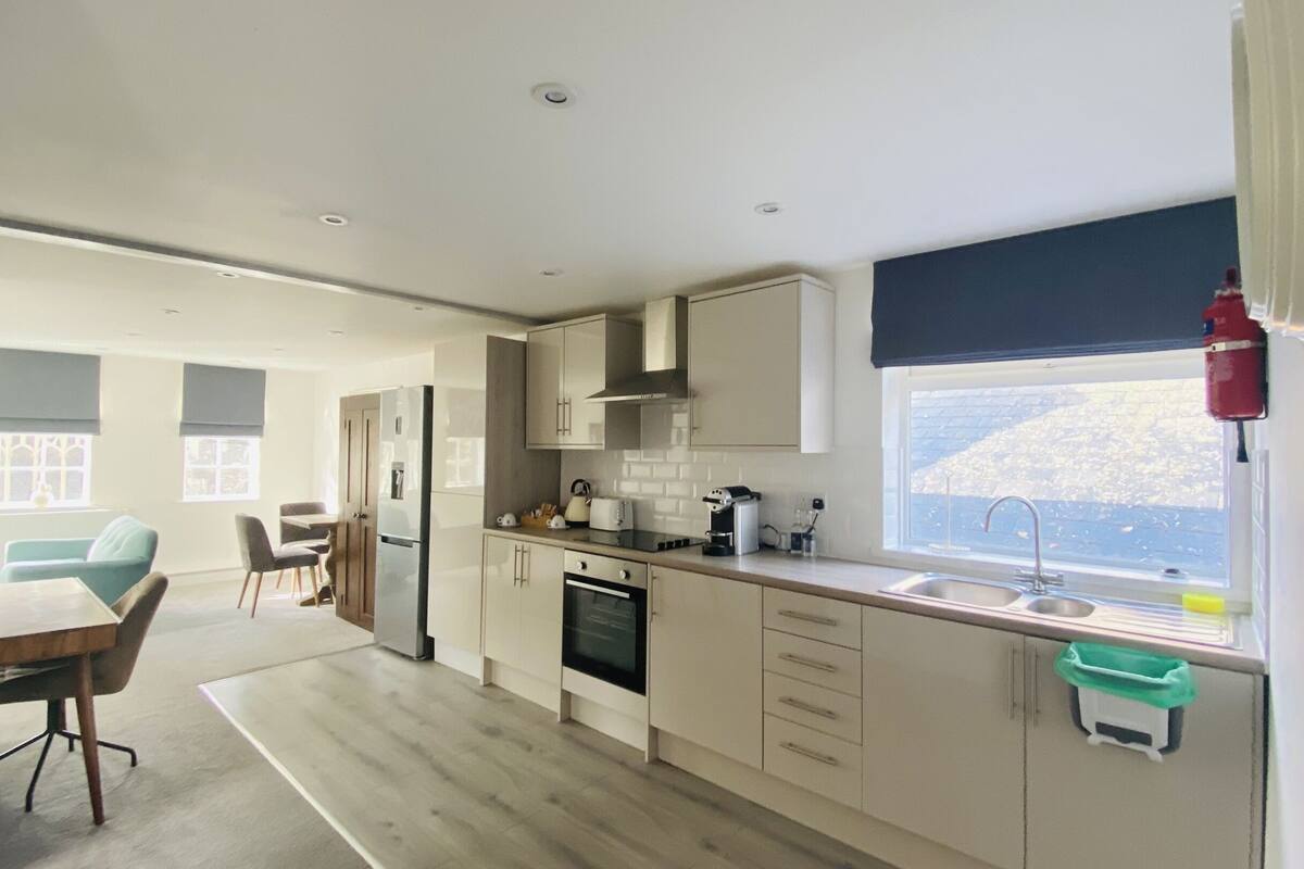 executive apartment, ensuite | private kitchen