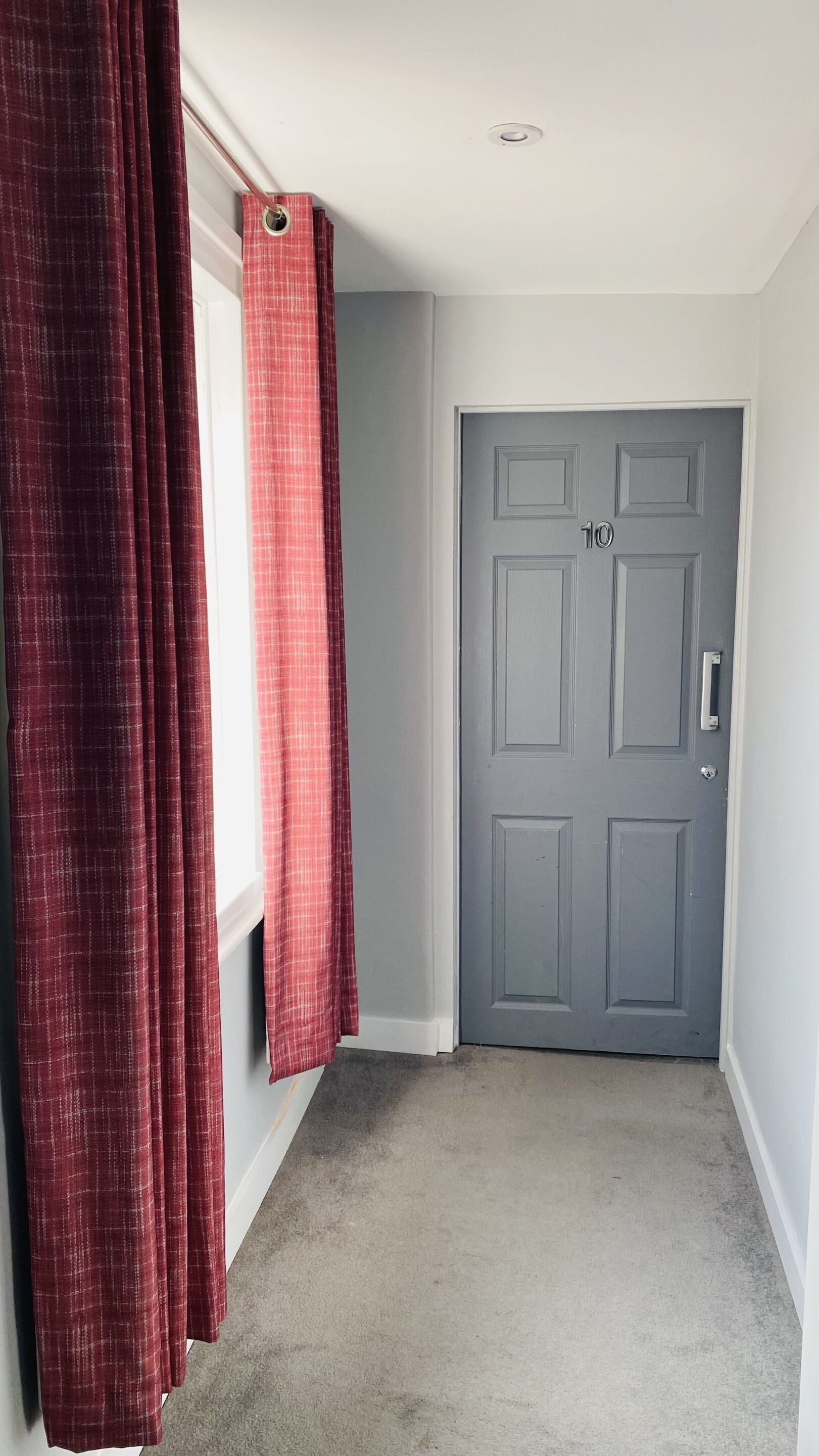 executive apartment, ensuite | lobby