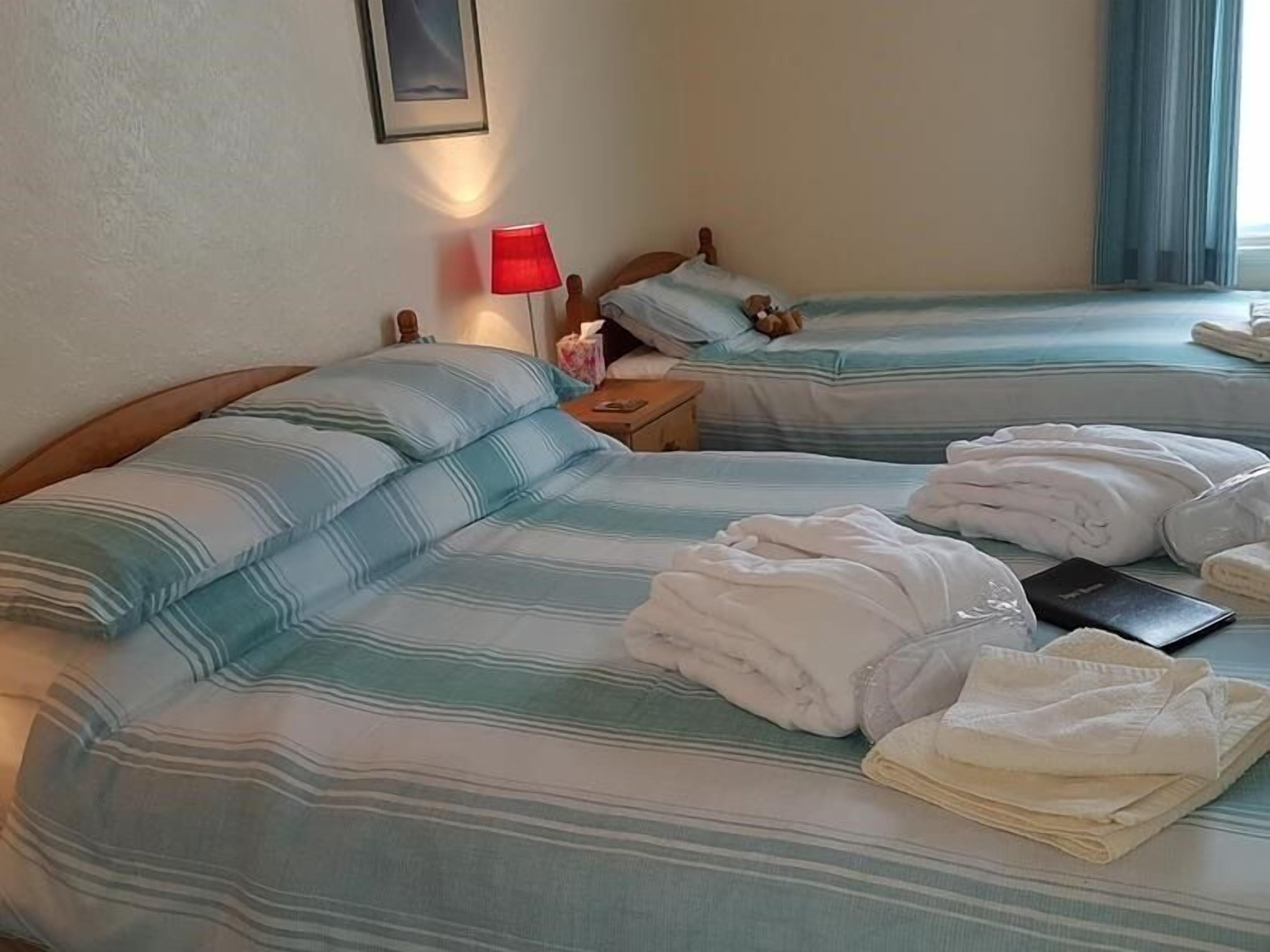 Suite, Ensuite (up to 3 People )