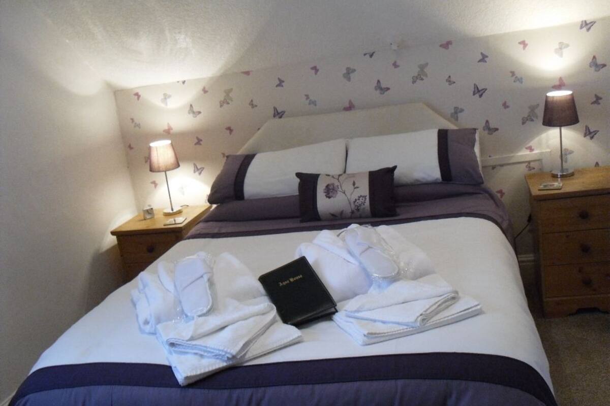 Double Room, Ensuite, Mountain View | WiFi (free)