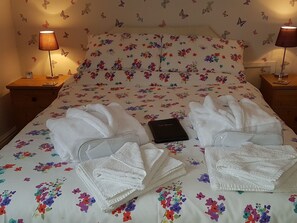 Double Room, Ensuite, Mountain View