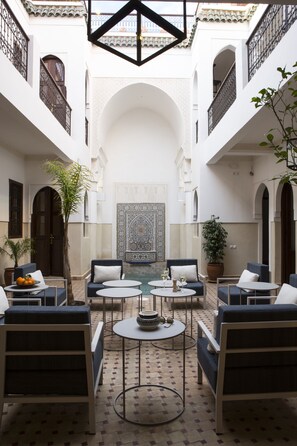 Lobby sitting area - Riad Sashema (Marrakech)