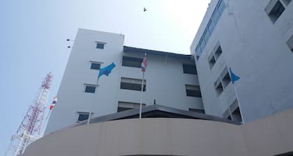 Grand Leo Hotel