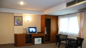 Standard Room | Room amenity - Grand Leo Hotel (Sing Buri)