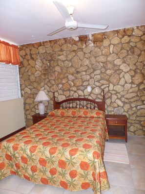 1 bedroom, individually decorated, free WiFi, bed sheets