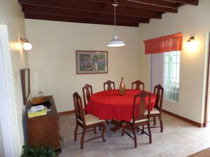 Room | In-room dining - Miramar Villa (Ocho Rios)