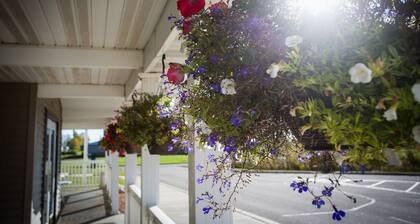 Chisholm Inn & Suites