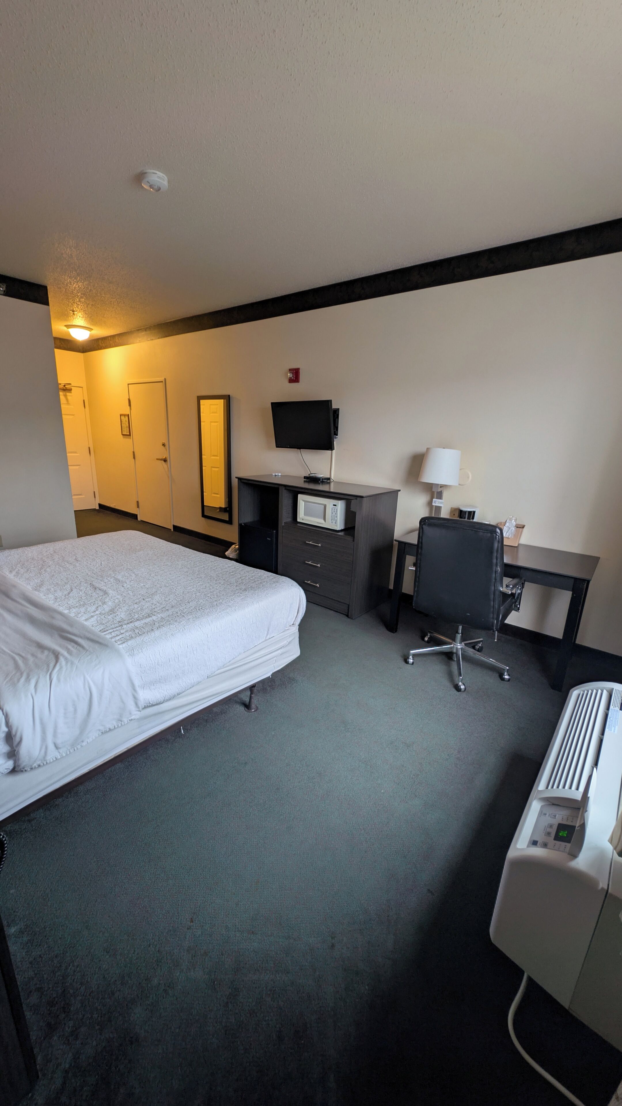 Room, 1 King Bed (Barrier Free) | Desk, iron/ironing board, bed sheets