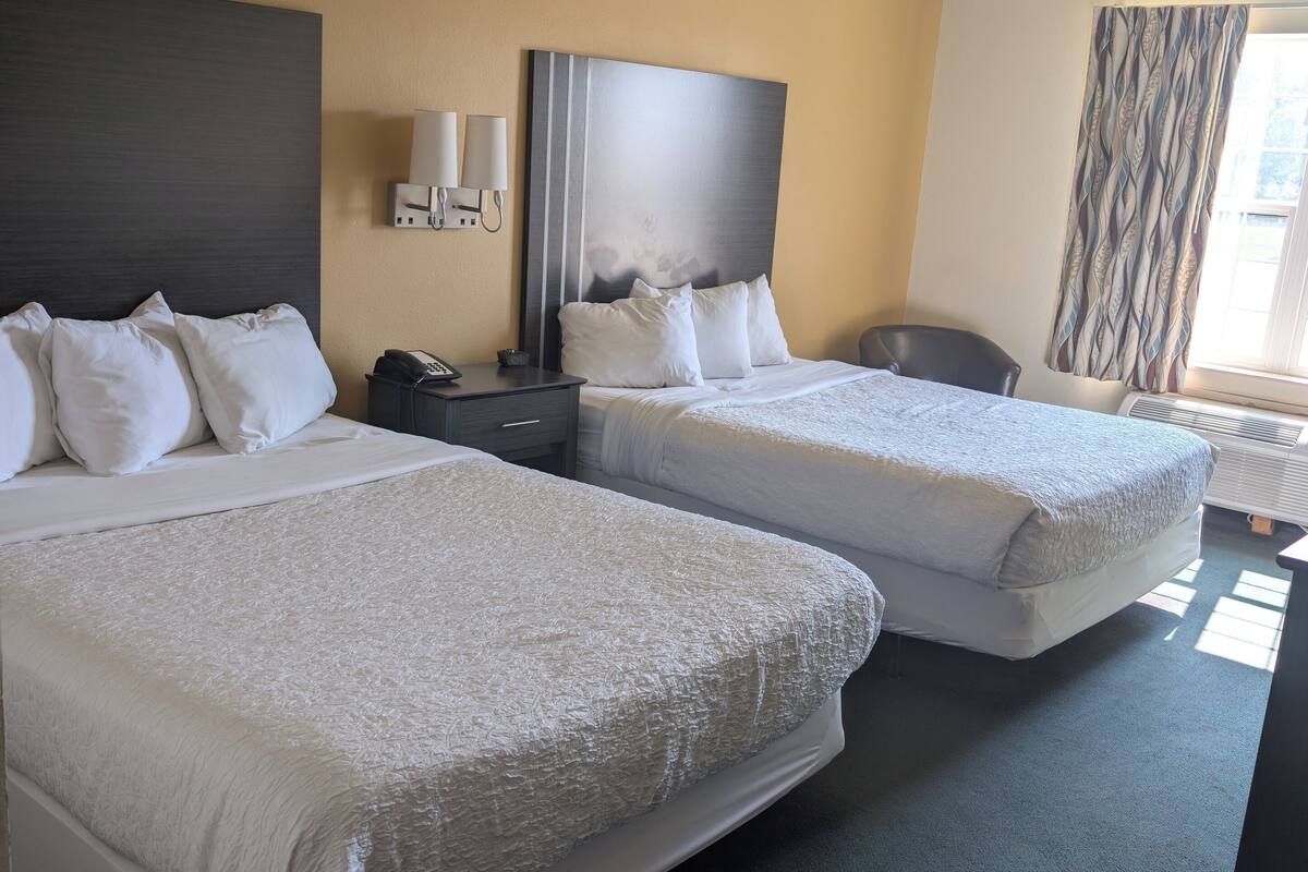 Room, 2 Queen Bed, Pet Friendly