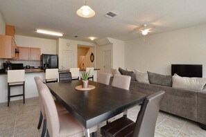 In-room dining - 4Bd Compass Bay The Lakeview Home 3135 (Kissimmee)