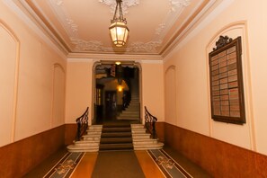 Interior entrance - JOIVY Franci's House (Genoa)