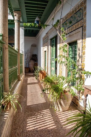 Comfort Room, 1 Queen Bed | Premium bedding, individually decorated, desk, laptop workspace - Dar Hayder (Tunis)