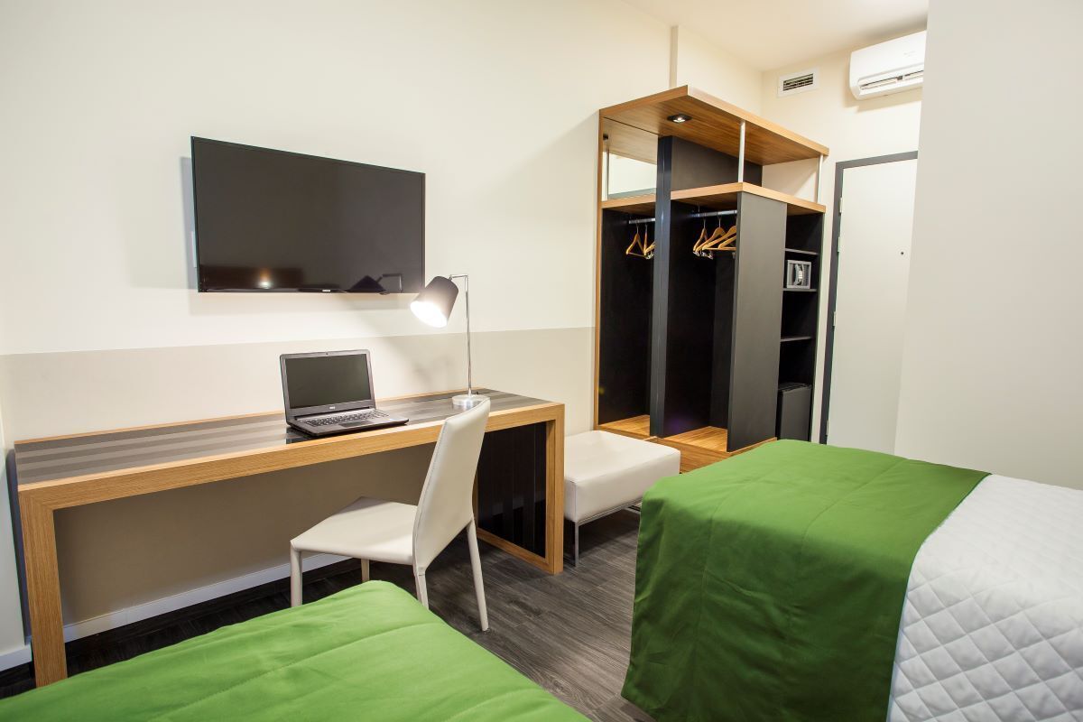 standard twin room, 2 single beds | minibar, in-room safe, desk, free wifi