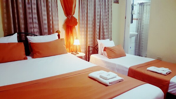 Allergikerbettwaren, Minibar, Zimmersafe, Verdunkelungsvorhänge