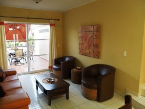 Family Townhome, 3 Bedrooms | Living area | Flat-screen TV - Casita Villa Marina (Mazatlán)