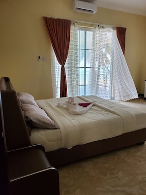 Individually decorated, individually furnished, laptop workspace - Pwani Silver Sand Beach Hotel (Pwani Mchangani)