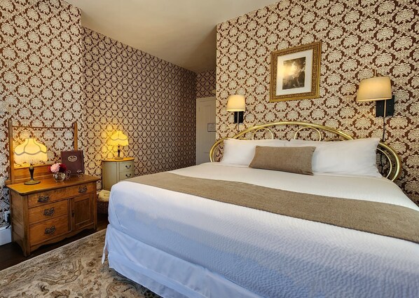 Room, Private Bathroom (Ware Room) | 1 Schlafzimmer, individuell dekoriert, individuell eingerichtet