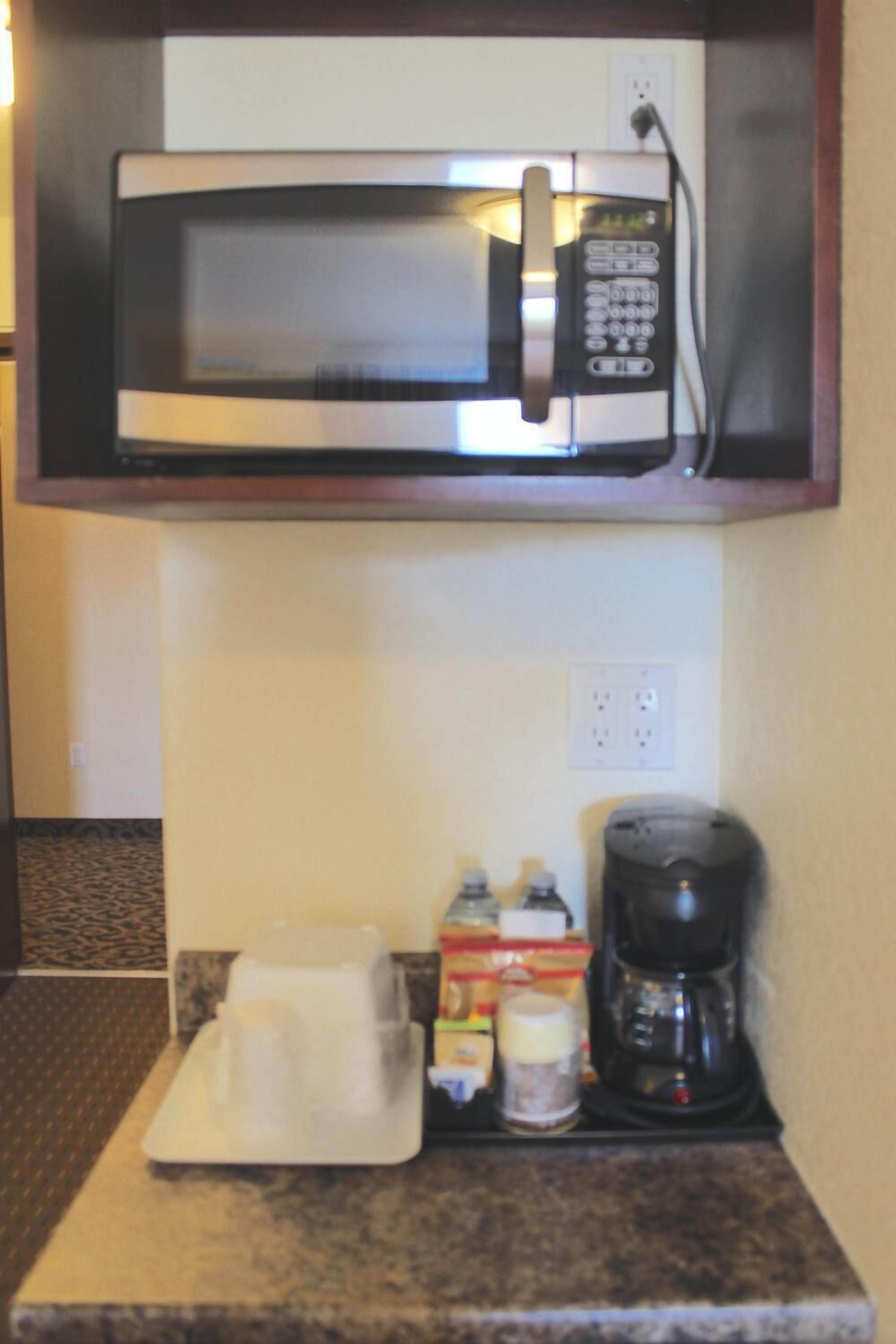 fridge, microwave, coffee/tea maker