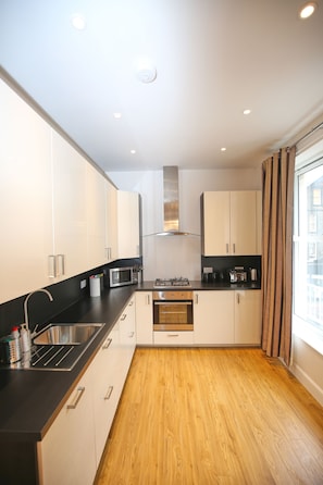 Private kitchen - Edinburgh Pearl Apartments Dalry House (Edinburgh)