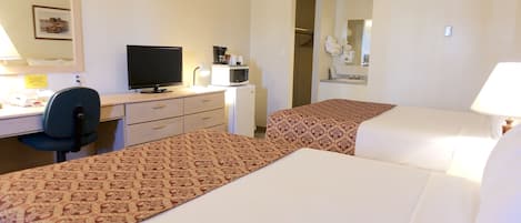 Kahden hengen deluxe-huone, 2 keskisuurta parisänkyä | Huoneen varustelu