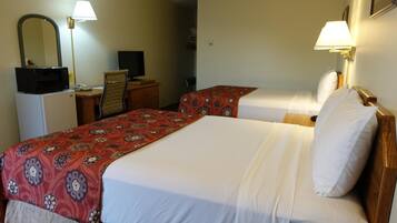 Escritorio, wifi gratis, ropa de cama