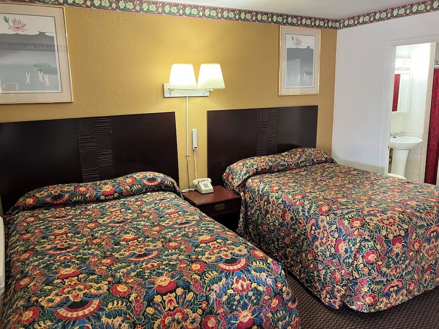 Standard Room, 2 Double Beds